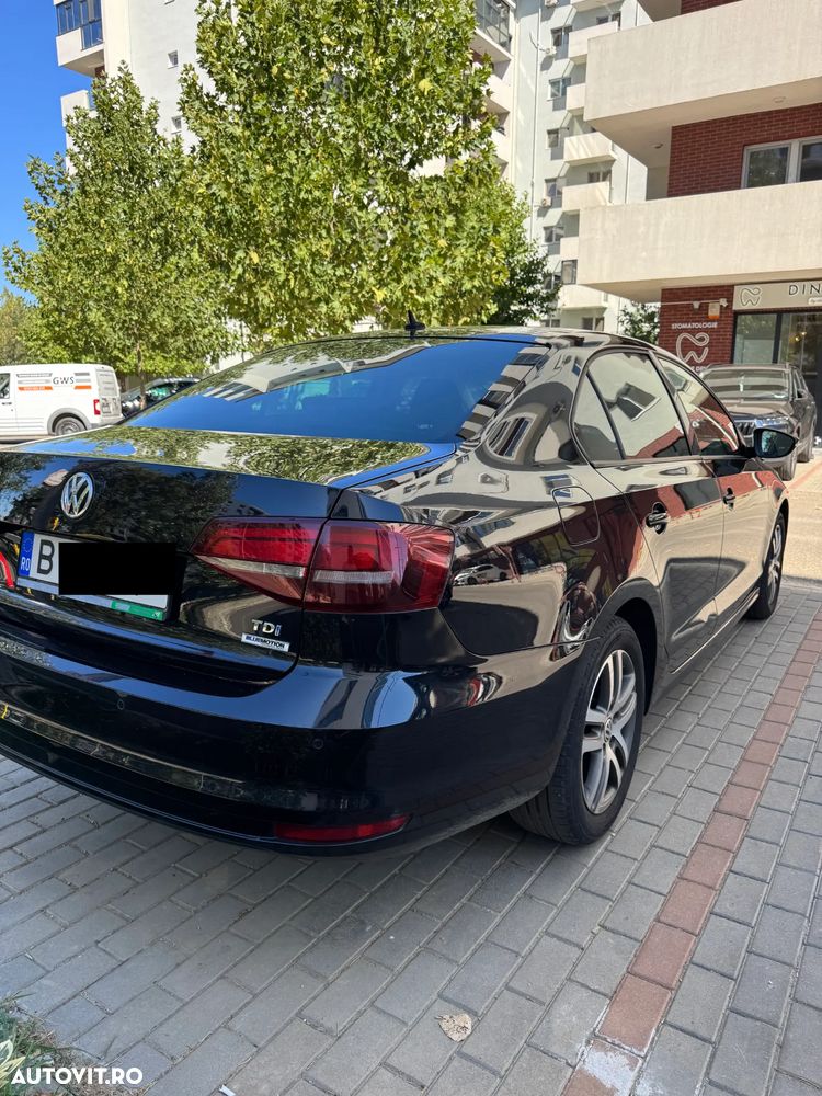 Volkswagen Jetta 2.0 TDI Comfortline - 9