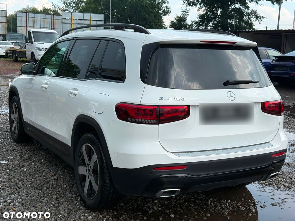 Mercedes-Benz GLB 180 7G-DCT - 4