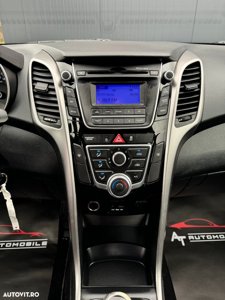 Hyundai i30 1.6 CRDI Exclusive - 10