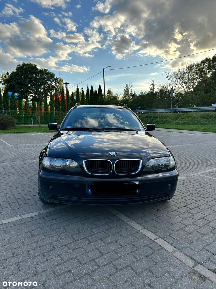 BMW Seria 3 318i Touring - 2