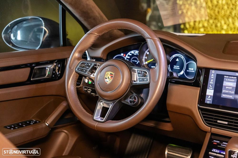 Porsche Cayenne Coupé Turbo S E-Hybrid - 32