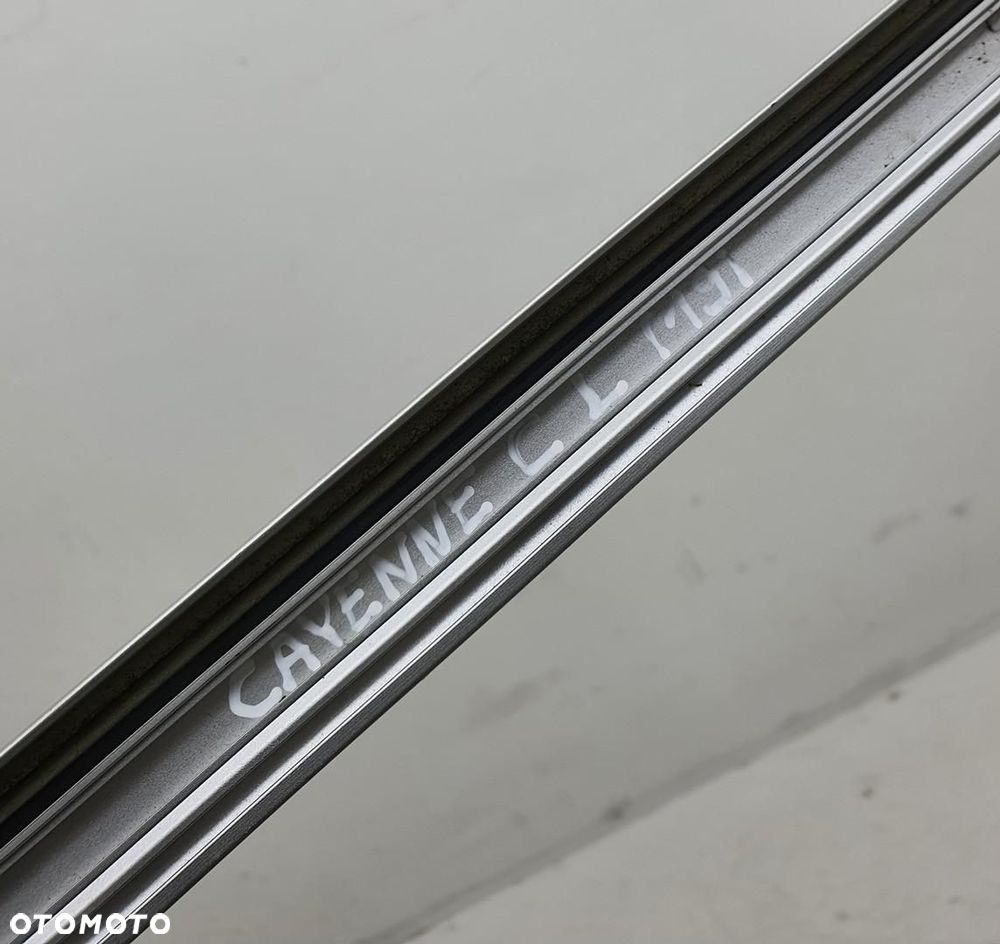 LISTWA KAROSERYJNA LEWA PORSCHE CAYENNE - 6