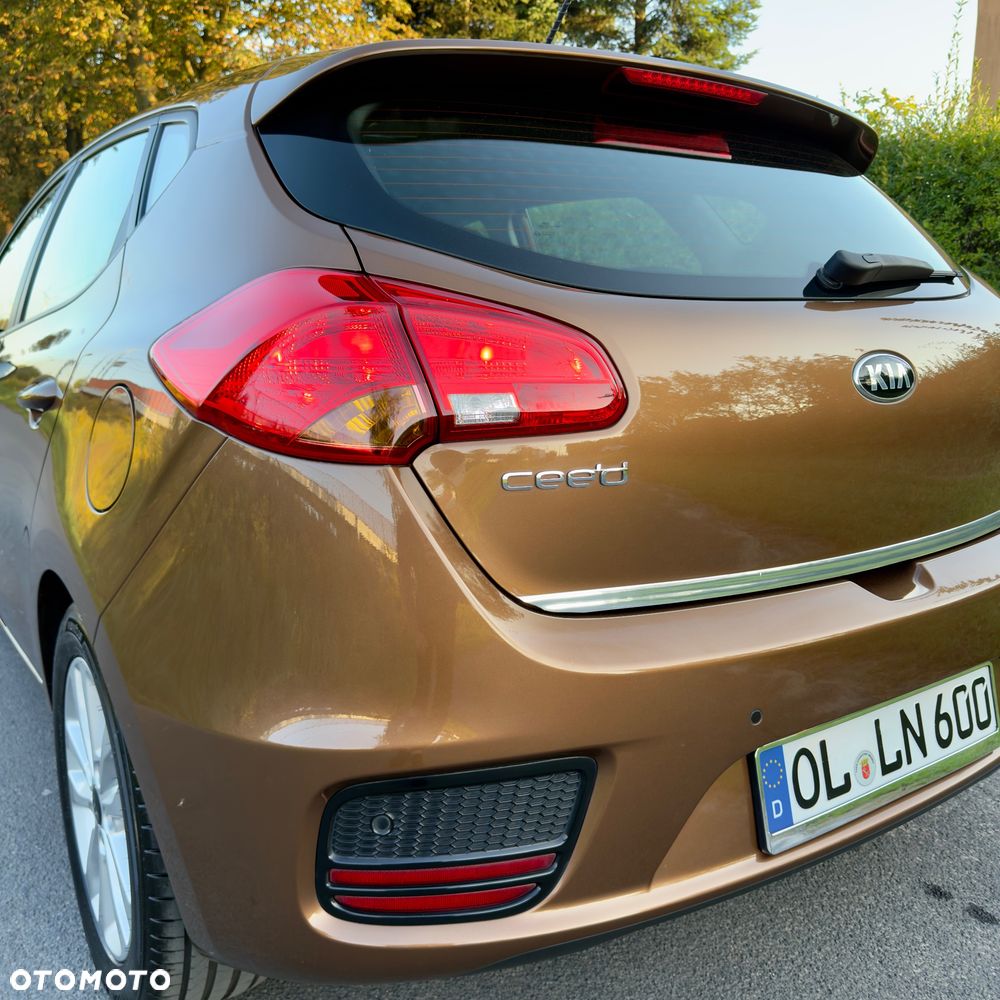 Kia Ceed 1.4 CVVT ISG Dream-Team Edition - 30