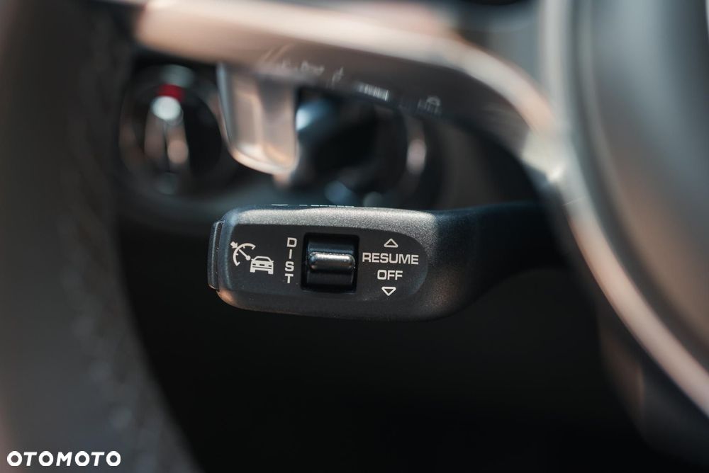 Porsche Macan Turbo - 27