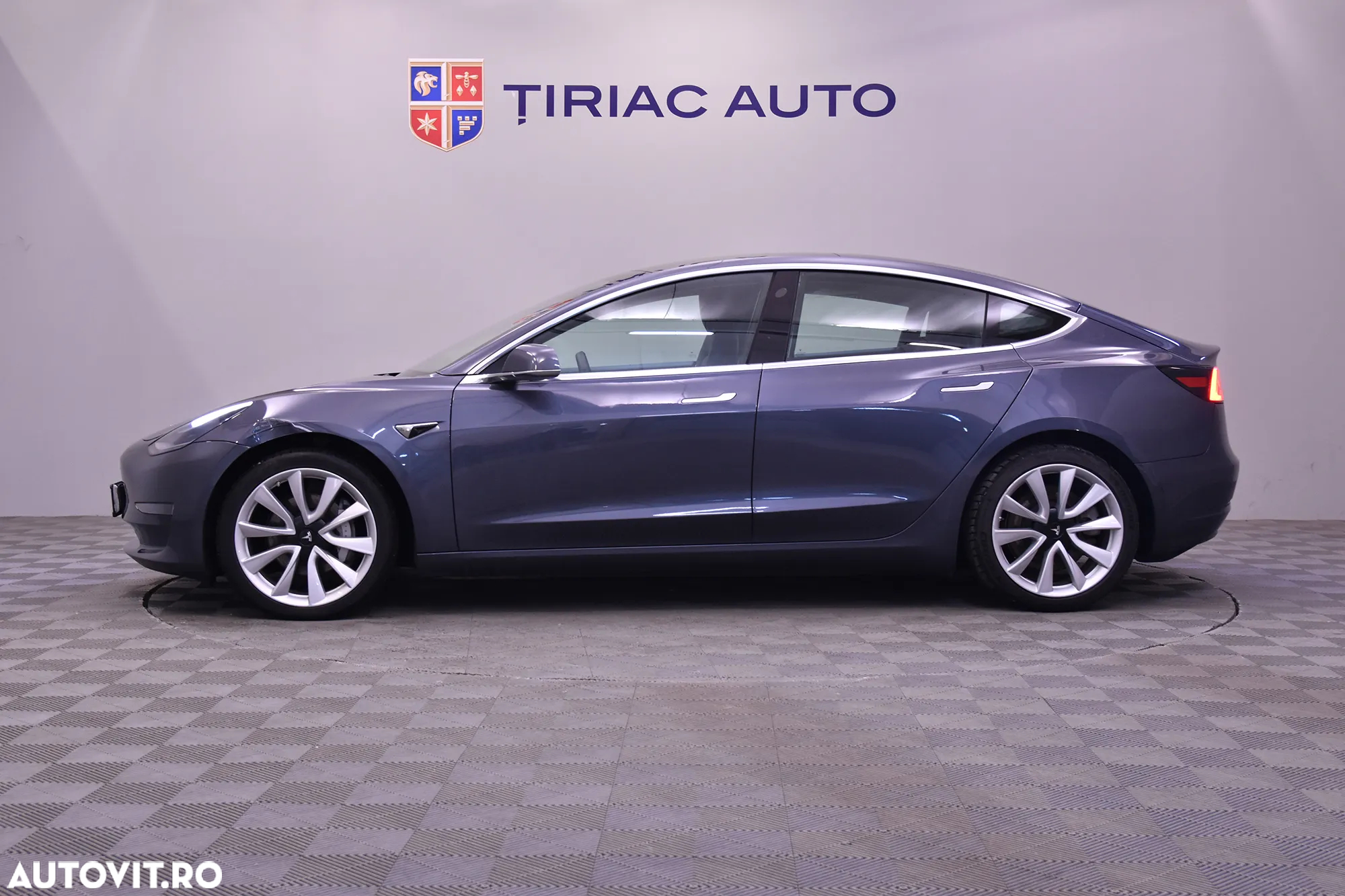 Tesla Model 3 Long Range - 2