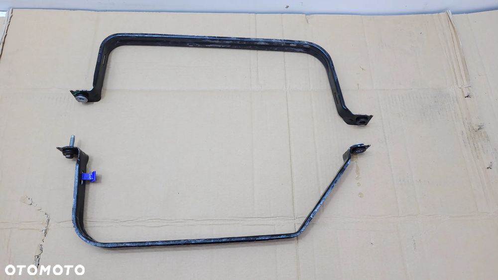 Mocowanie uchyt zbiornika paliwa INFINITI Q30 MERCEDES W177 W176 W246 W156 PRAWA LEWA