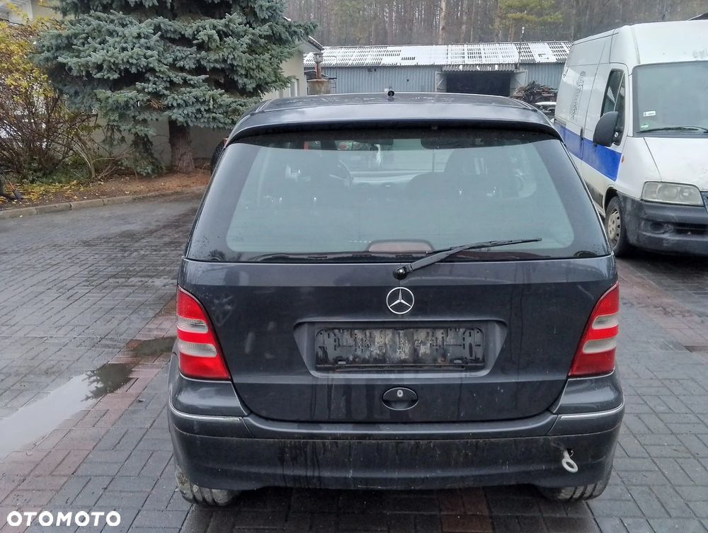 Mercedes – Benz Klasa A W168 FL (01-04r.) 1.9 B 125KM. Silnik 166990 (166.990) Skrzynia 716506 (716.506) (Przeł. 3.72) lakier 195 - METEOR GRAU. Cały na części. GWARANCJA !!!  Przód Tył Zestaw Komplet Drzwi Klapa Zderzak Błotnik Maska Grill Atrapa Szyba Pas Lampa Lusterko Boczki Fotel Kanapa Kokpit Deska Rozdzielcza Przełącznik Włącznik Sterownik Przewody Wiązka Instalacja Moduł Komputer Czujnik Listwa Pompa Alternator Wtryski Głowica Rozrusznik Kompresor Sprzęgło Dwumas Silnik Skrzynia ABS Klimatyzacji Paliwa Wspomagania Kolektor Turbina Przepustnica Zawór Chłodnica Koło Hak Belka Sanki Zawieszenie Mcpherson Półoś Amortyzator Wydech Tłumik Zacisk Most - 5