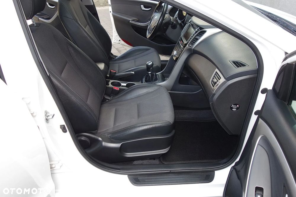 Hyundai i30 1.6 Fifa World Cup Edition - 33