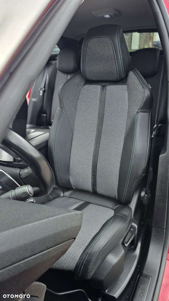 Peugeot 3008 225 e-EAT8 Allure - 10