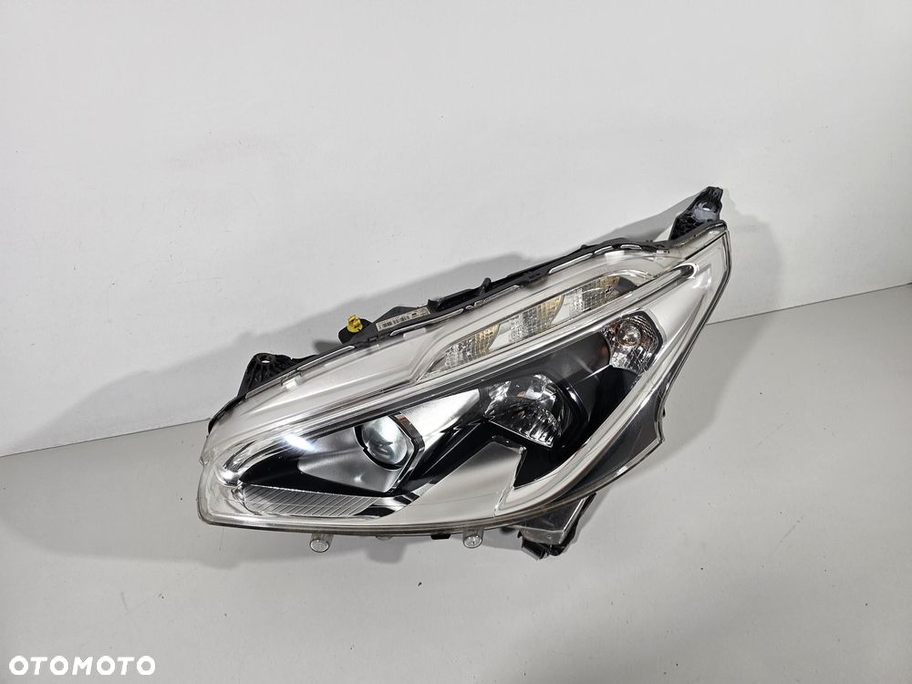 Peugeot 208 lift 2015-19r lampa przód przednia lewa soczewka europa - 5