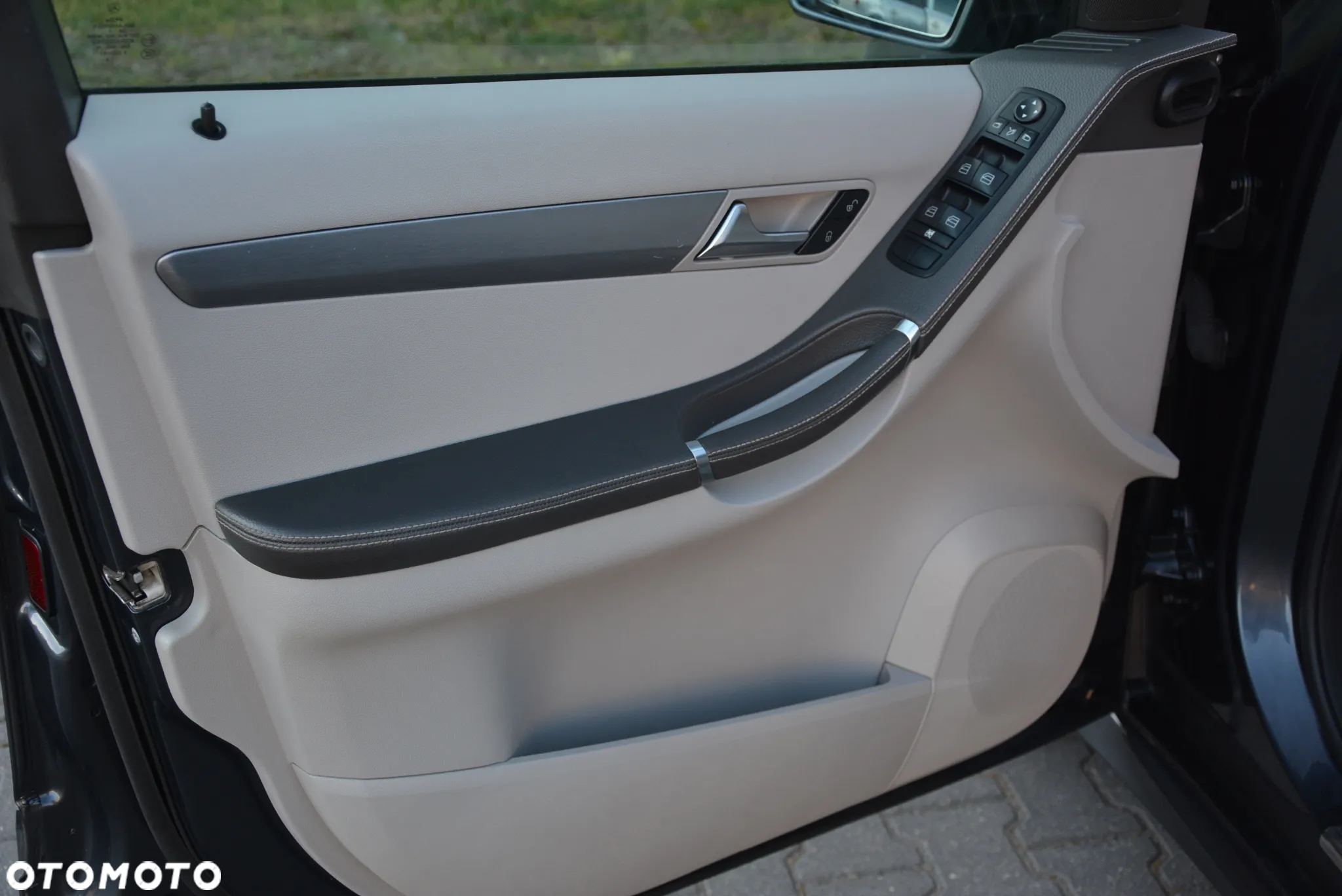 Mercedes-Benz Klasa R 300 CDI DPF BlueEFFICIENCY 7G-TRONIC - 21