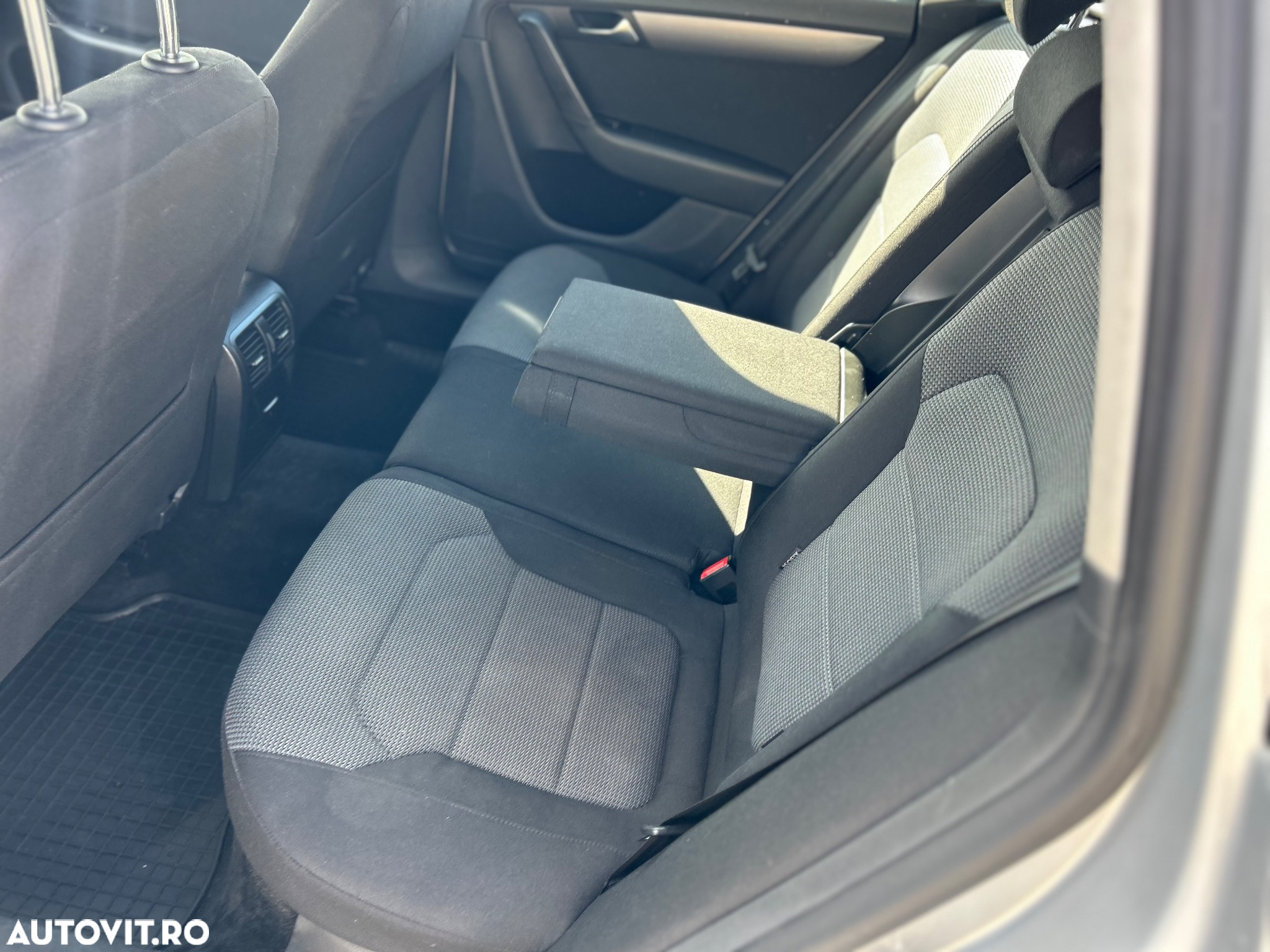 Volkswagen Passat Variant 2.0 Blue TDI DSG SCR Comfortline - 16