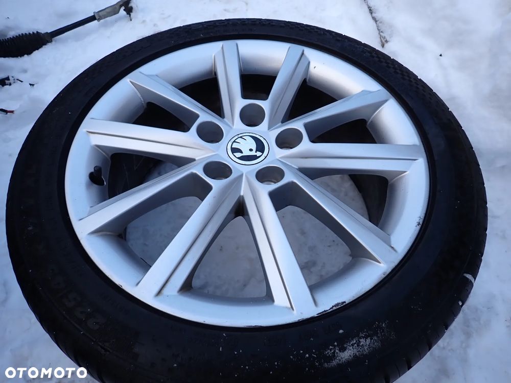 SKODA OCTAVIA III KOŁA ALUFELGI 17' 5X112 ET49 5E0601025BT - 2