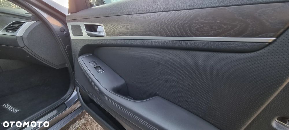 Genesis G80 - 28