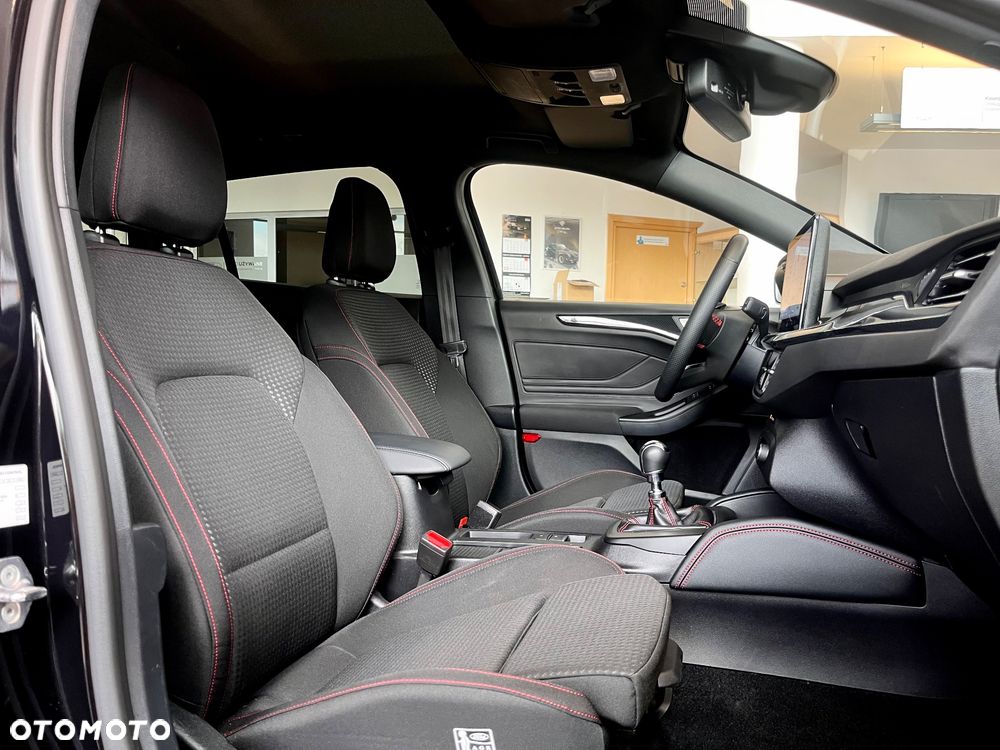 Ford Focus 1.0 EcoBoost Hybrid ST-LINE X - 25