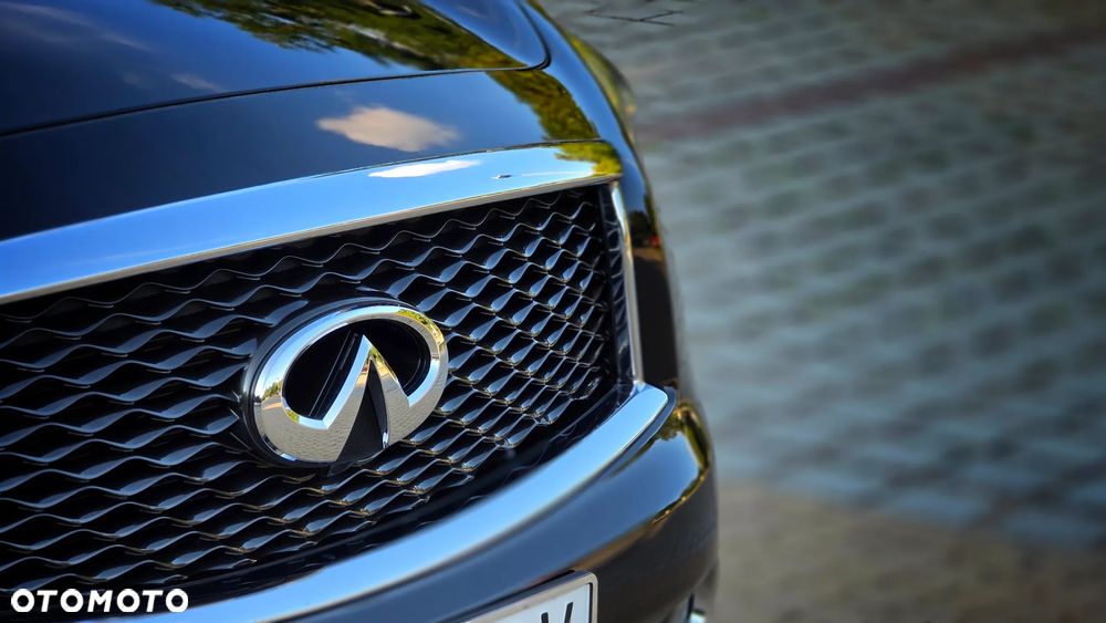 Infiniti QX70 3.7 GT - 15