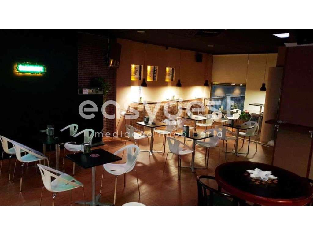 Bar totalmente equipado na zona das Glicínias em funcionamento - Grande imagem: 3/11