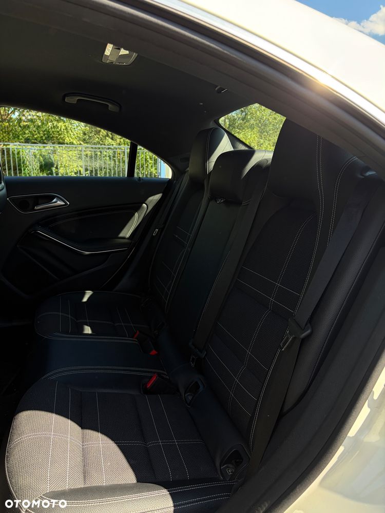 Mercedes-Benz CLA 180 7G-DCT Urban - 7