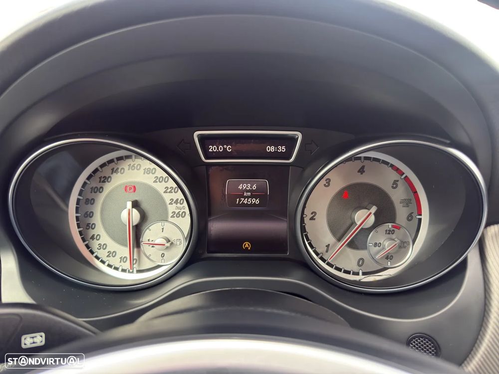 Mercedes-Benz GLA 180 CDI Urban - 10