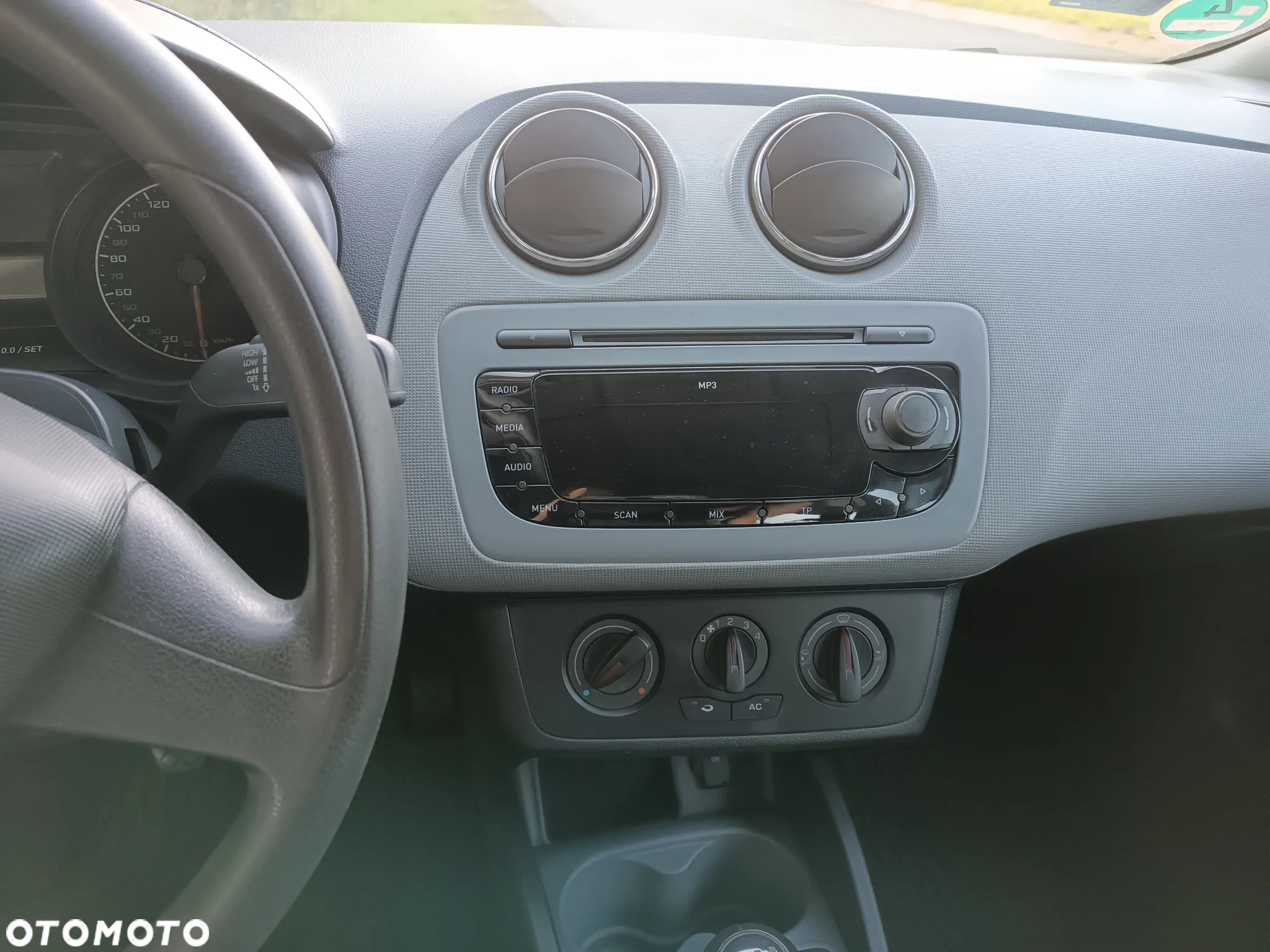 Seat Ibiza 1.4 16V Reference - 11