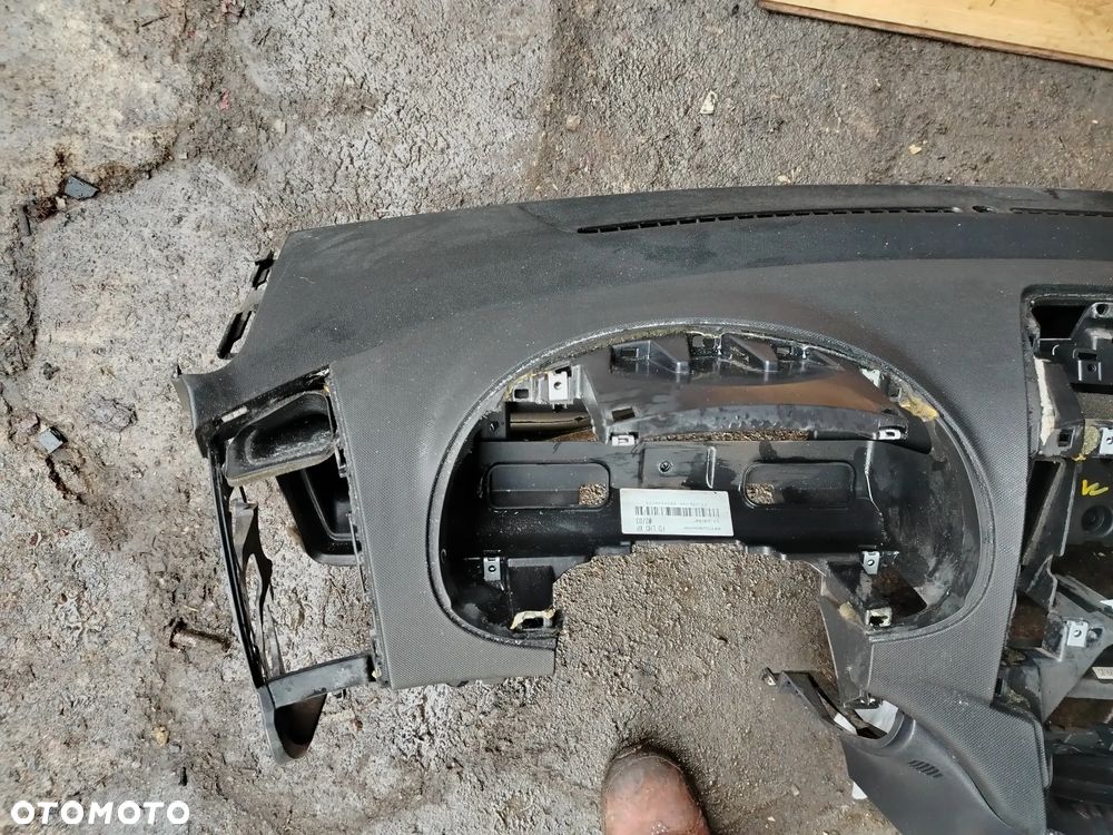 hyundai i30 kombi 2009r KONSOLA DESKA ROZDZIELCZA - 2