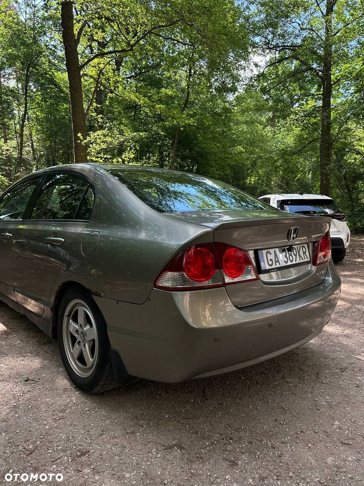 Honda Civic 1.8 Executive - 9
