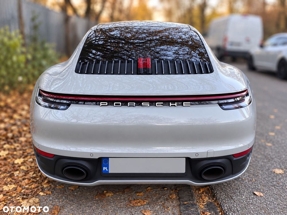 Porsche 911 Carrera 4S - 4
