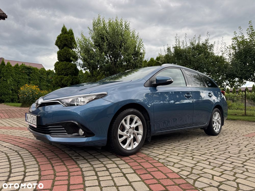 Toyota Auris 1.6 Prestige - 10