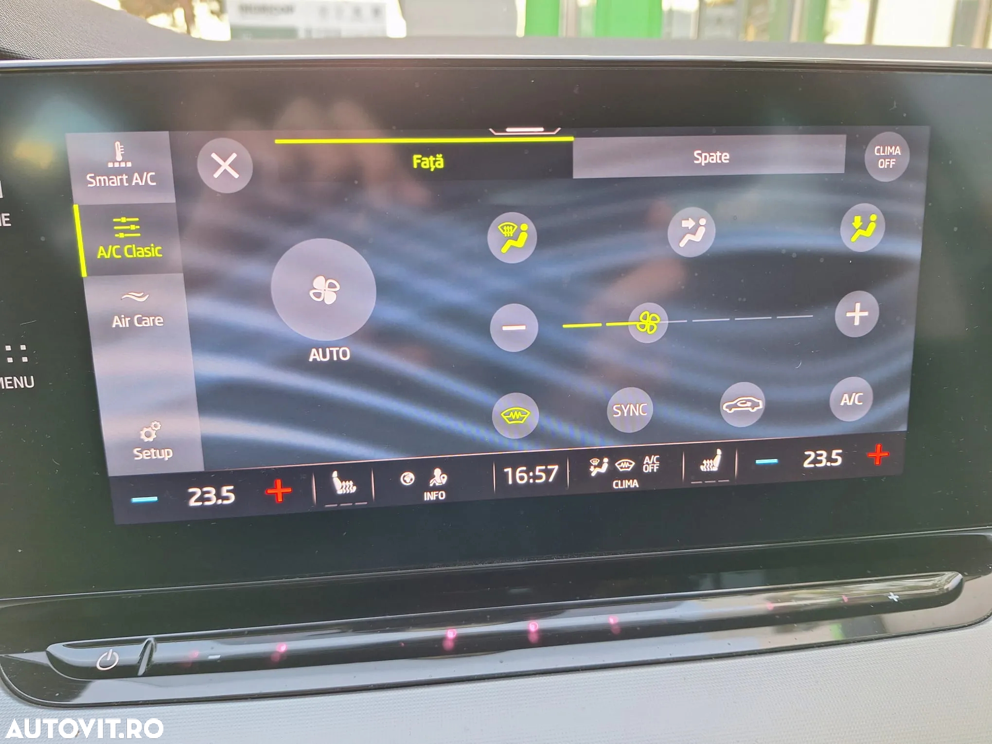Skoda Octavia 2.0 TDI DSG Style - 24
