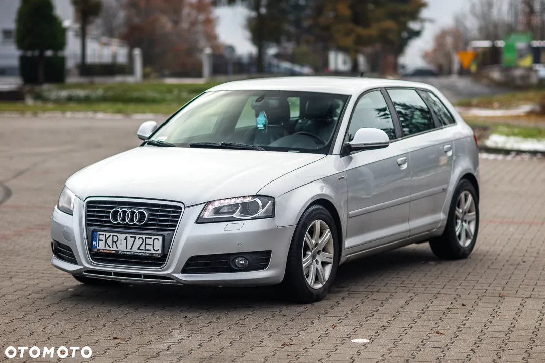 Audi A3 1.6 TDI Sportback S line Sportpaket - 2