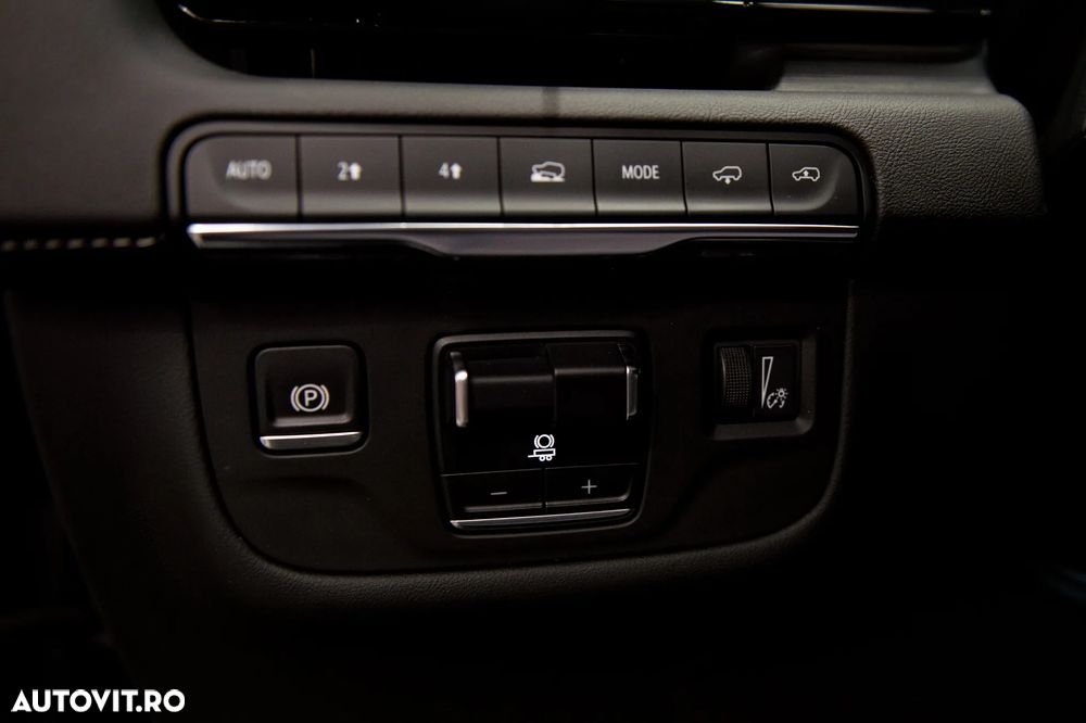 Cadillac Escalade - 25