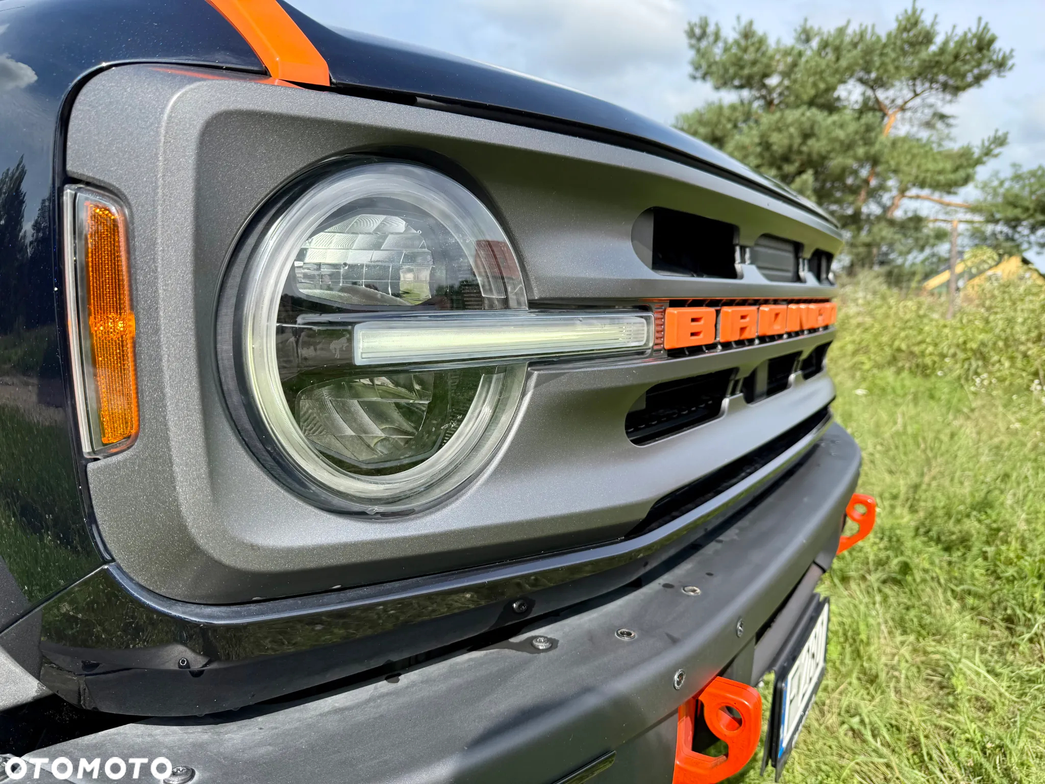 Ford Bronco - 4