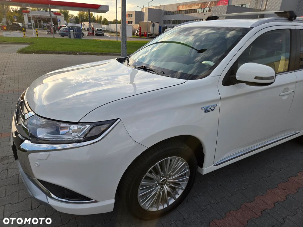 Mitsubishi Outlander - 18