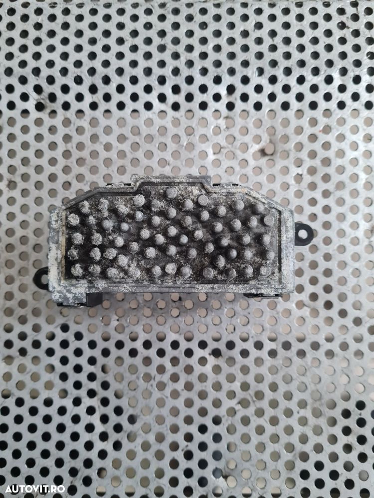 Rezistenta Trepte Aeroterma Bord Ventilator Habitaclu Audi A4 B8 A5 8T An 2007-2008-2009-2010-2011-2012-2013-2014-2015 Cod 8K0820521B Dezmembrez Audi A5 8T 2.7 Tdi Euro 5 Motor CGKA Cutie Automata MMW Bixenon Volan Stanga - Dezmembrari Arad - 2