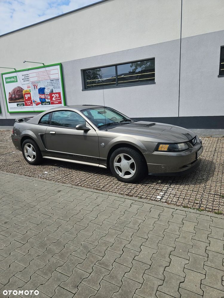 Ford Mustang 3.8 V6 - 5