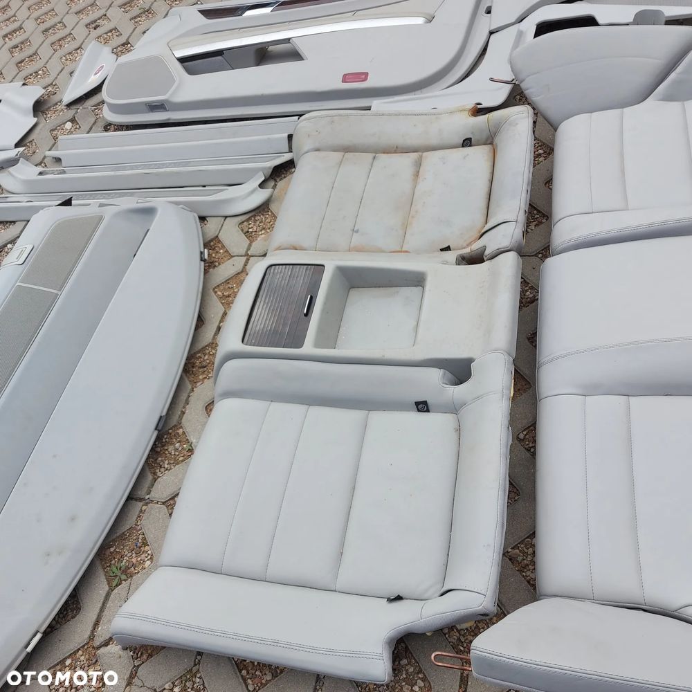 WNETRZE KOMPLETNE FOTELE KANAPA MERCEDES E W207 COUPE ORYGINAL DEMONTAZ BOCZKI DYWANY OSLONY PODLOKIETNIK - 17
