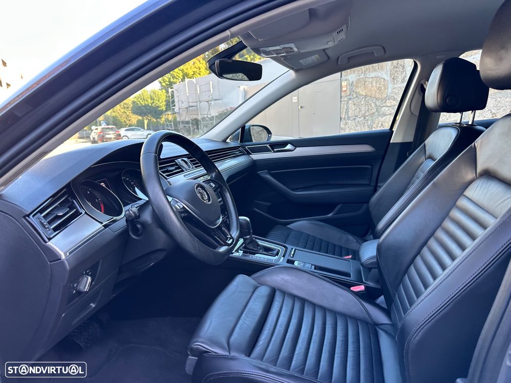 VW Passat Variant 2.0 TDi Highline DSG - 36