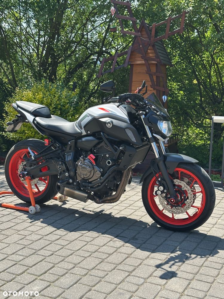 Yamaha MT - 2