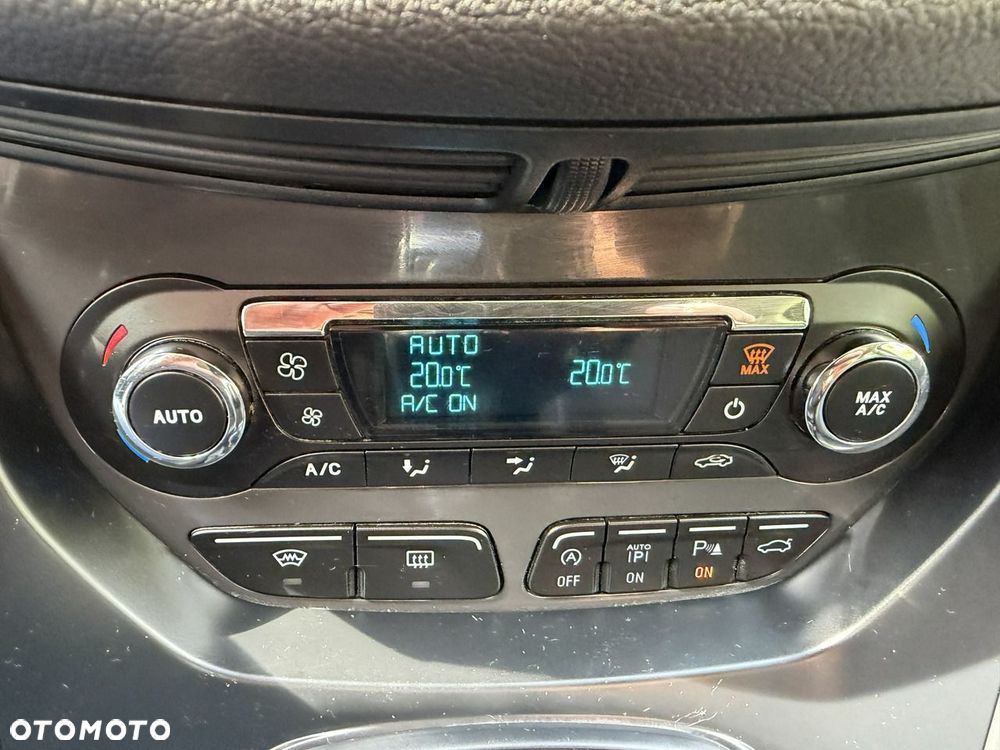 Ford Kuga - 39