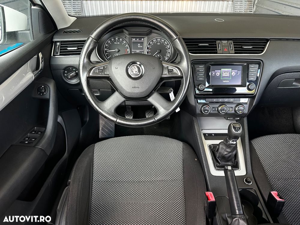 Skoda Octavia 1.6 TDI DPF Ambition - 8