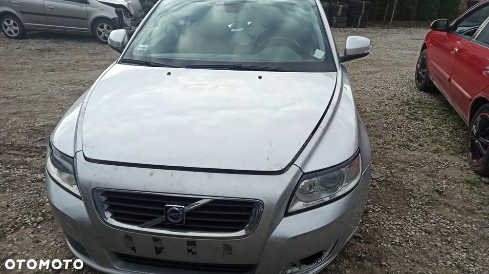 Volvo S40 lift 09-  2.0 D  D5204T   silnik skrzynia TF-80SC P31259454   lakier 426-26   maska zderzak reflektor xenon drzwi błotnik klapa - 3