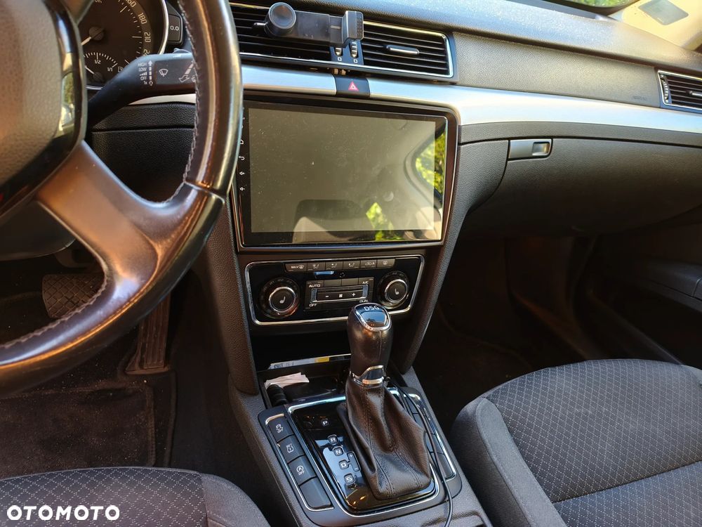 Skoda Superb 2.0 TDI Ambition DSG - 8