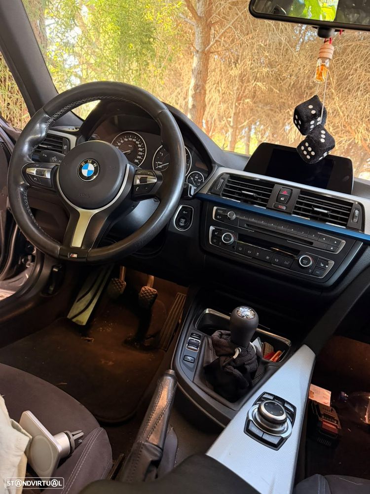BMW 320 d Pack M - 8