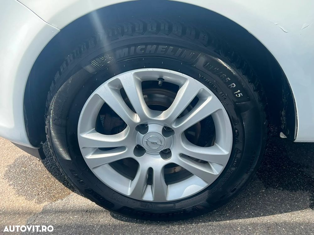 Opel Corsa 1.4 Cosmo - 9