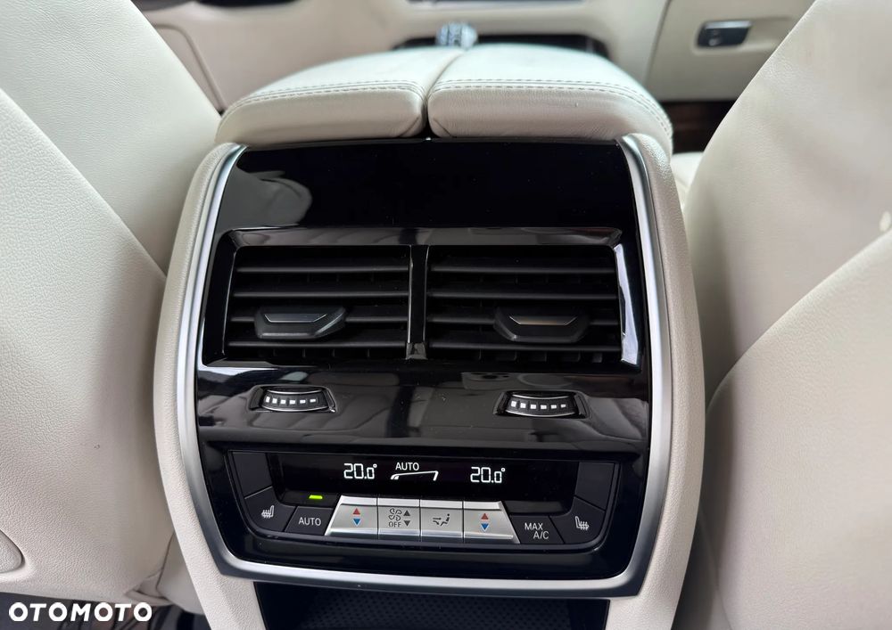 BMW X7 M50d sport - 16