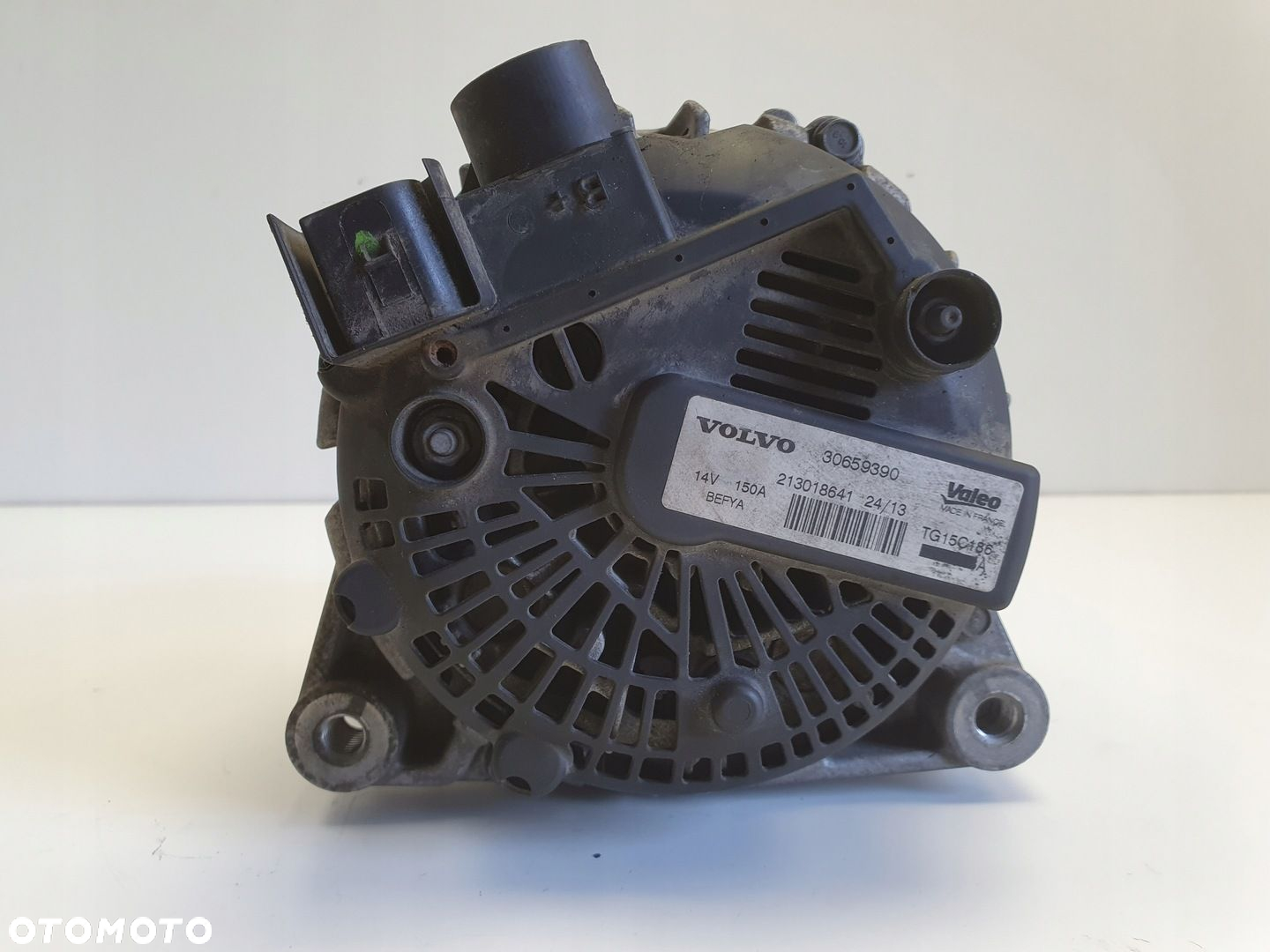 Volvo V70 III 1.6 D D2 ALTERNATOR valeo 30659390 150A - 8
