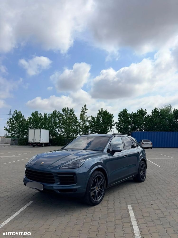 Porsche Cayenne Standard - 1