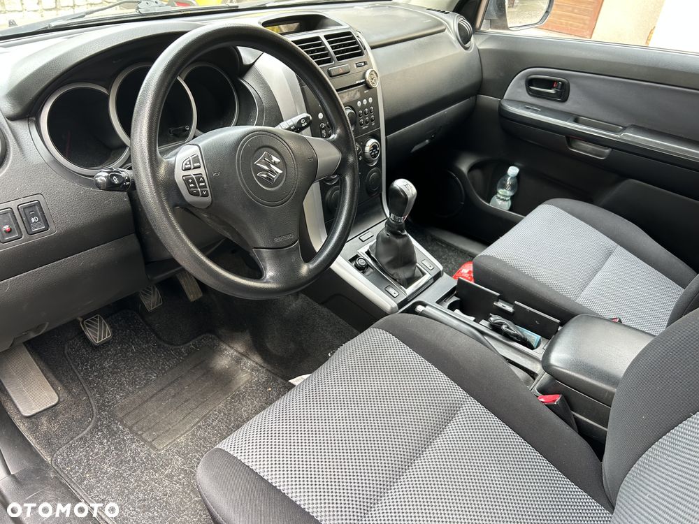 Suzuki Grand Vitara 1.6 - 8