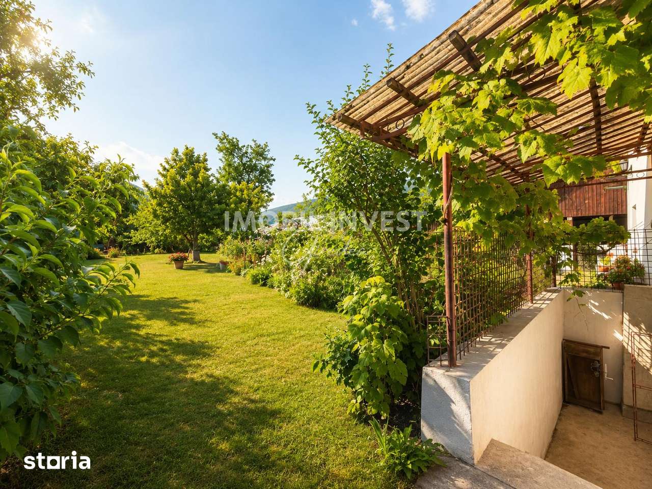 EXCLUSIVITATE! Casa cu teren generos de 6.642 mp, livada si gradina - Imagine principală: 2/12