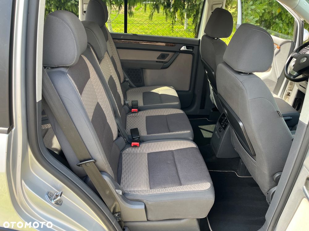 Volkswagen Touran 2.0 TDI DPF DSG Cross - 16